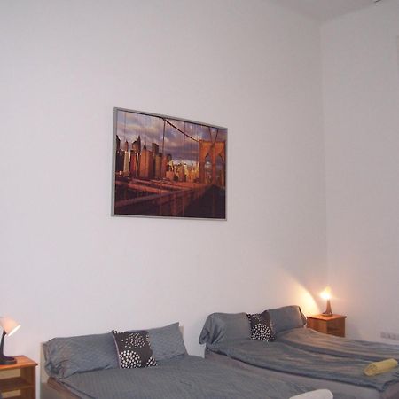 A & E Apartment Budapeste Exterior foto